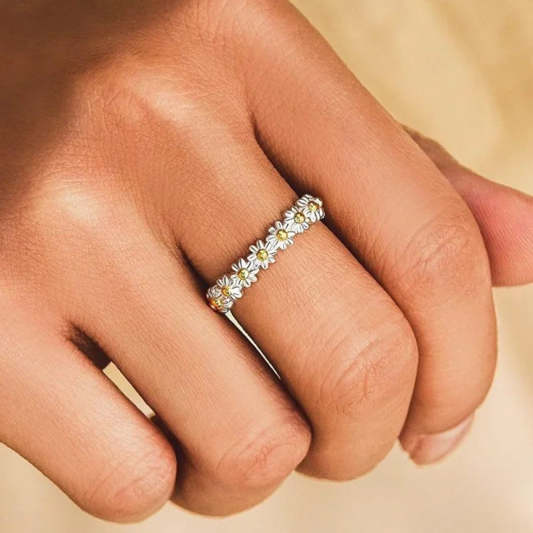 Florentina – Silver Floral Ring