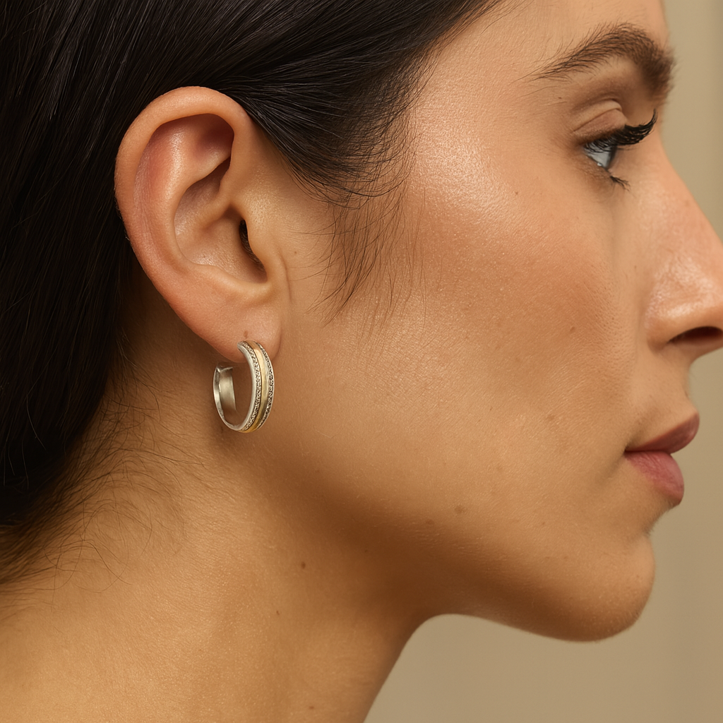 Mia – Retro Silver Earrings with Elegant Gold Accent