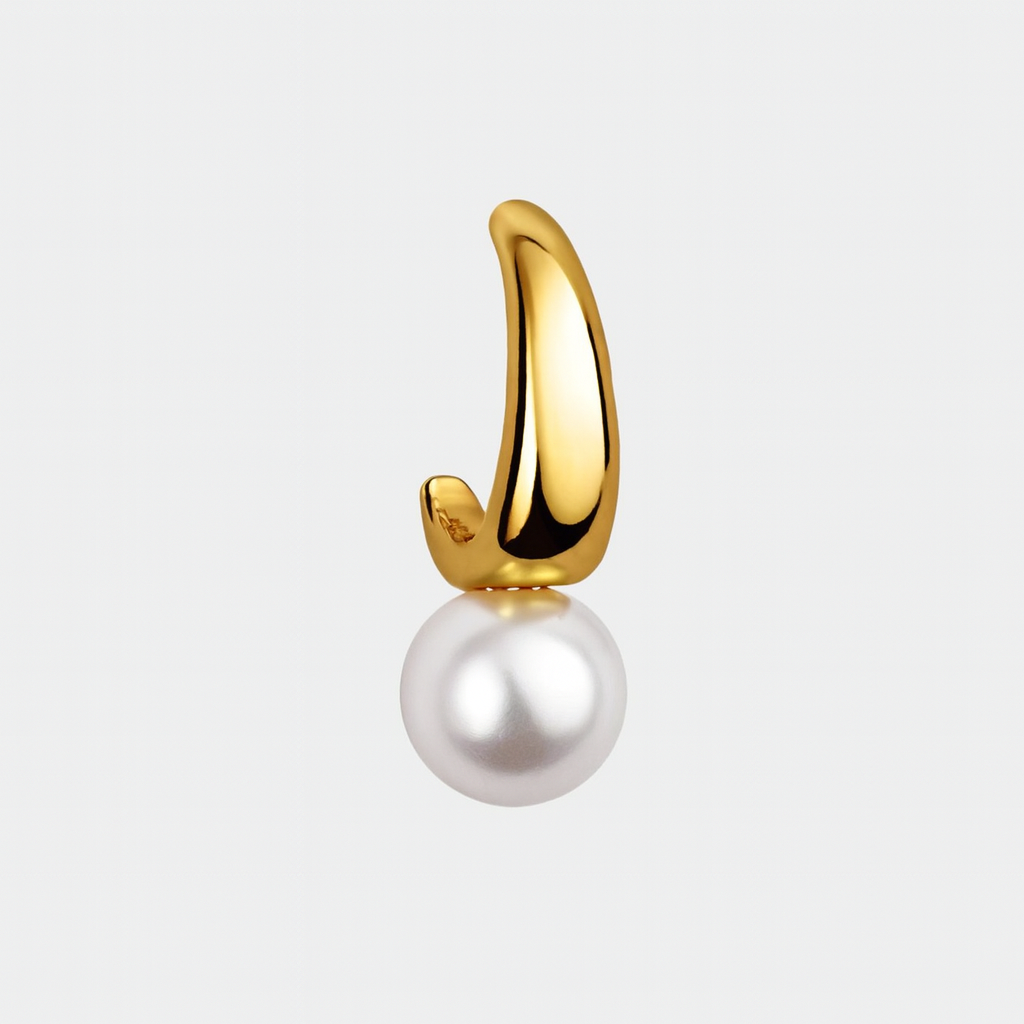 Valentina – Distinctive Golden Earrings Adorned with Pearls