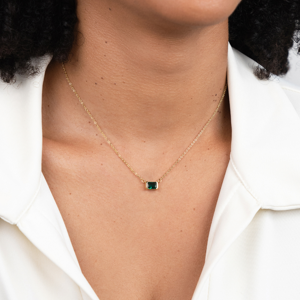 Liliana – Rectangular Pendant Gold Necklace