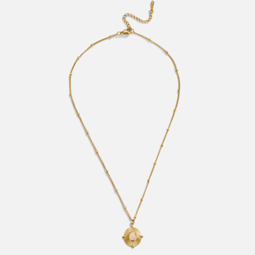 Juliane – Elegant Gold Necklace with Subtle Circular Accent