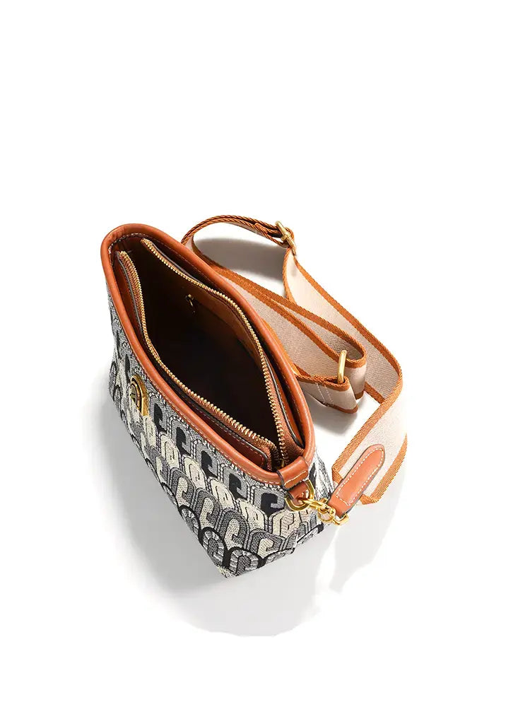 Urban Chic G-Jacquard Shoulder Bag