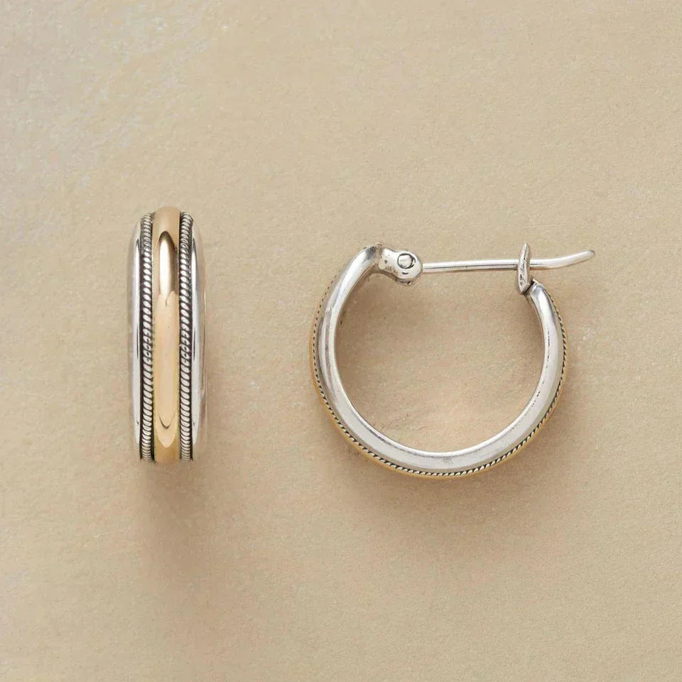 Mia – Retro Silver Earrings with Elegant Gold Accent