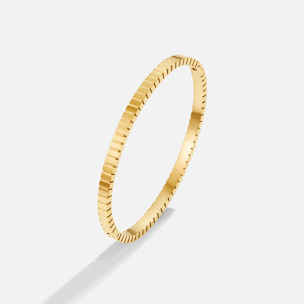 Elegant Tara Gold Bracelet