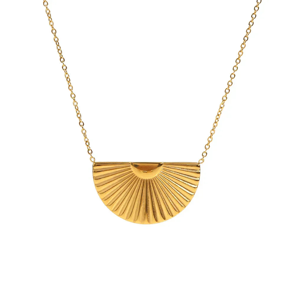 Eleonora – Wide Pendant Gold Necklace