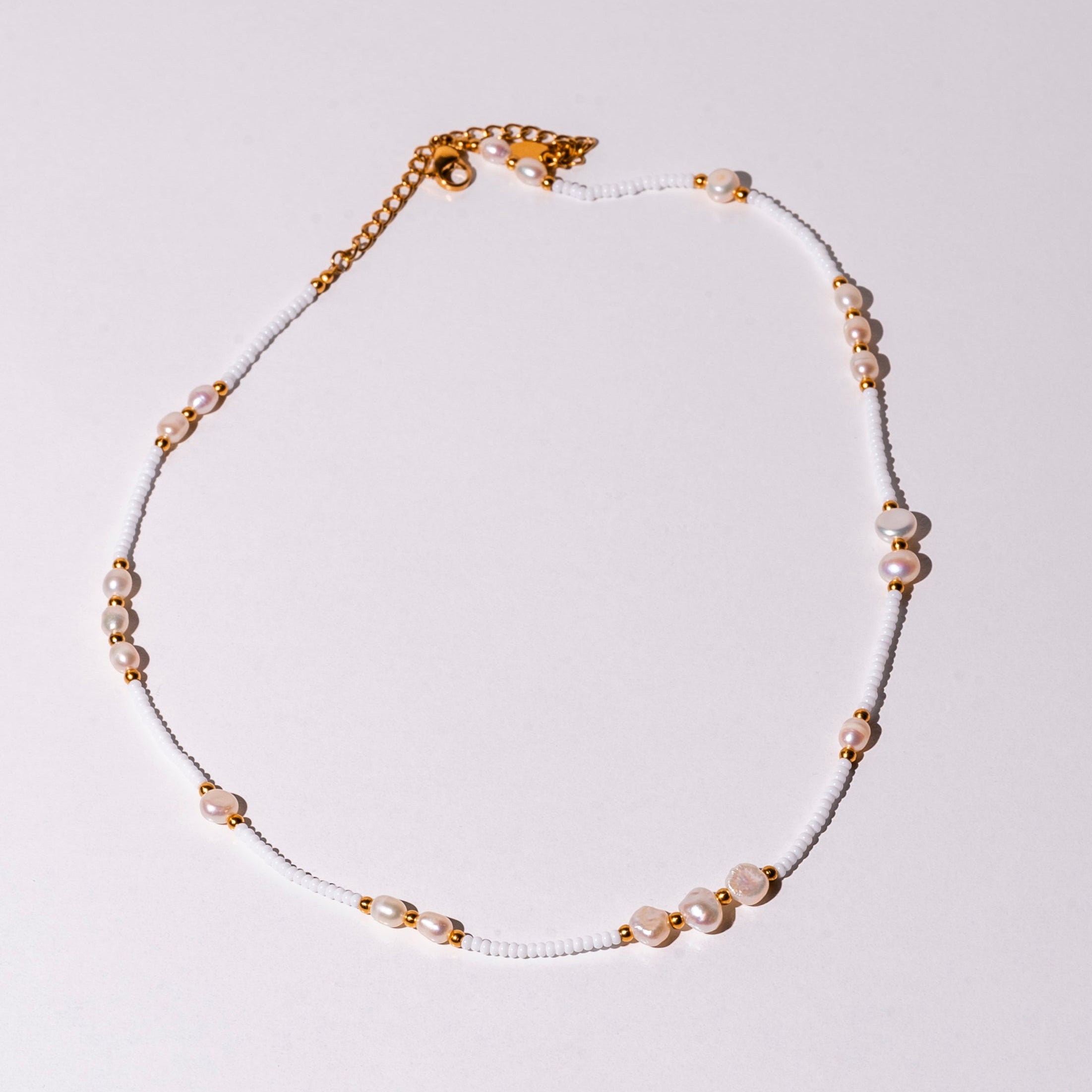 Helena – Gold Necklace Featuring a Rectangular Pendant