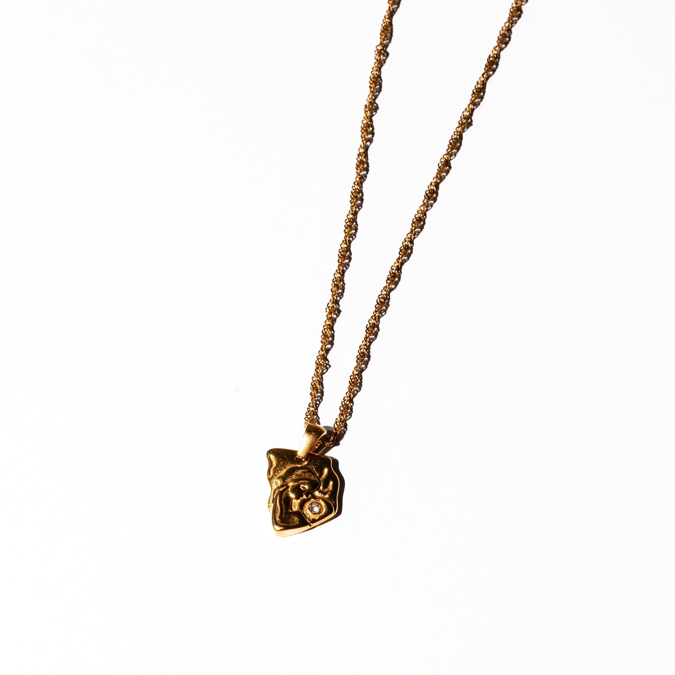 Helena – Gold Necklace Featuring a Rectangular Pendant