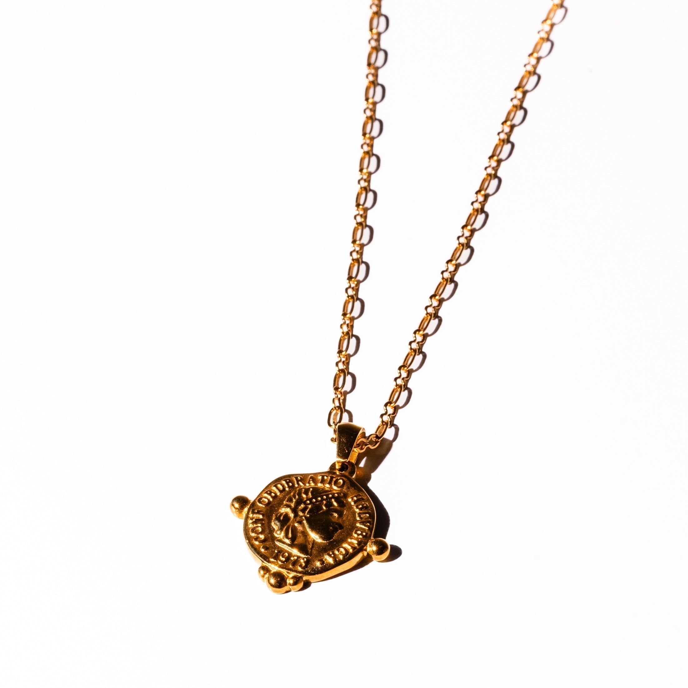 Magdalena – Bold Gold Necklace with Distinctive Style