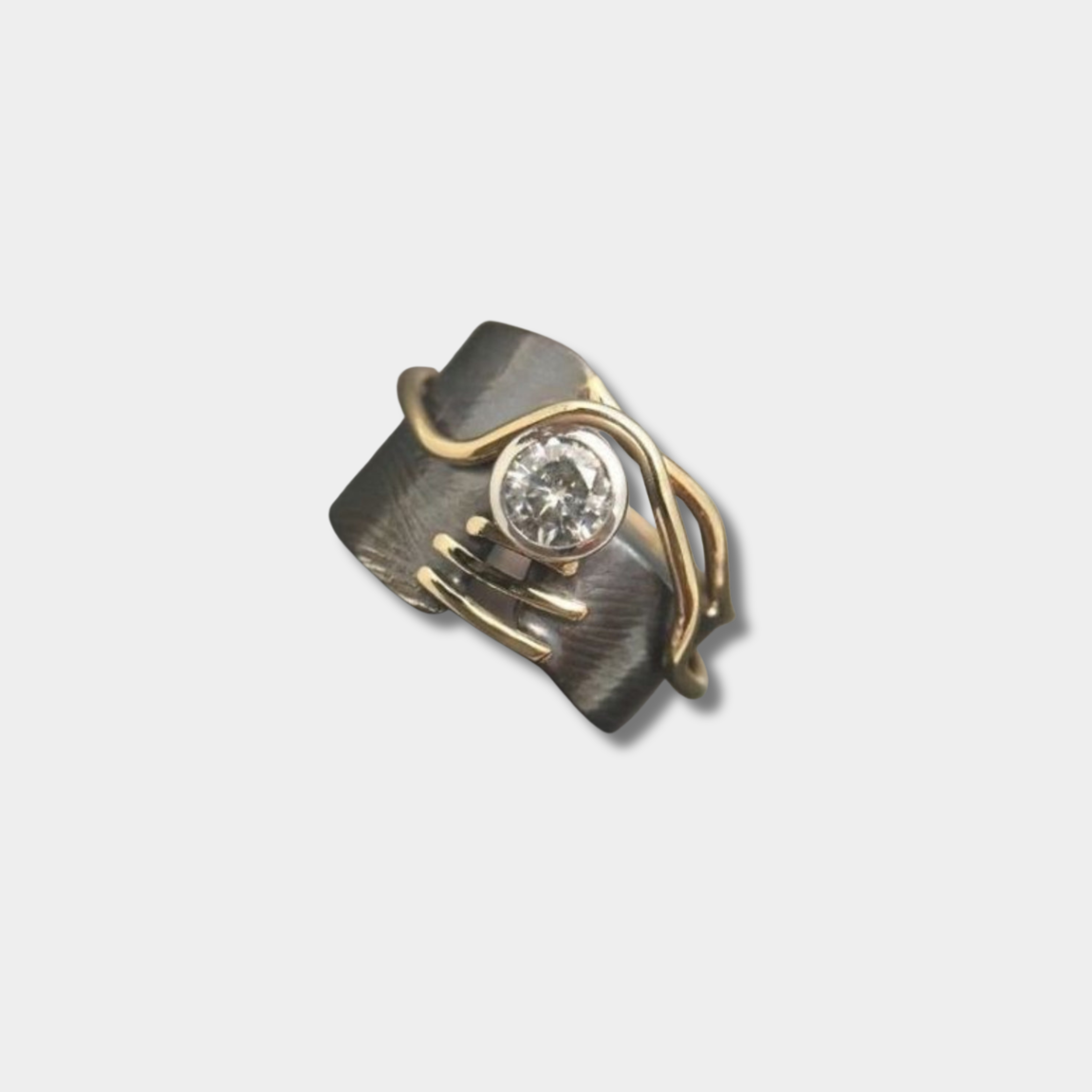 Laura – Dark Silver Vintage Ring Adorned with Zirconia