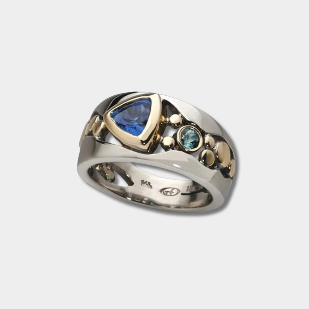 Leonie – Retro Blue Crystal Ring