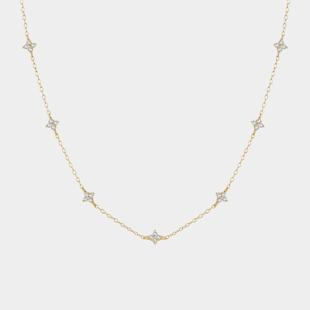 Veronika – Delicate Silver Chain with Vertical Pendant