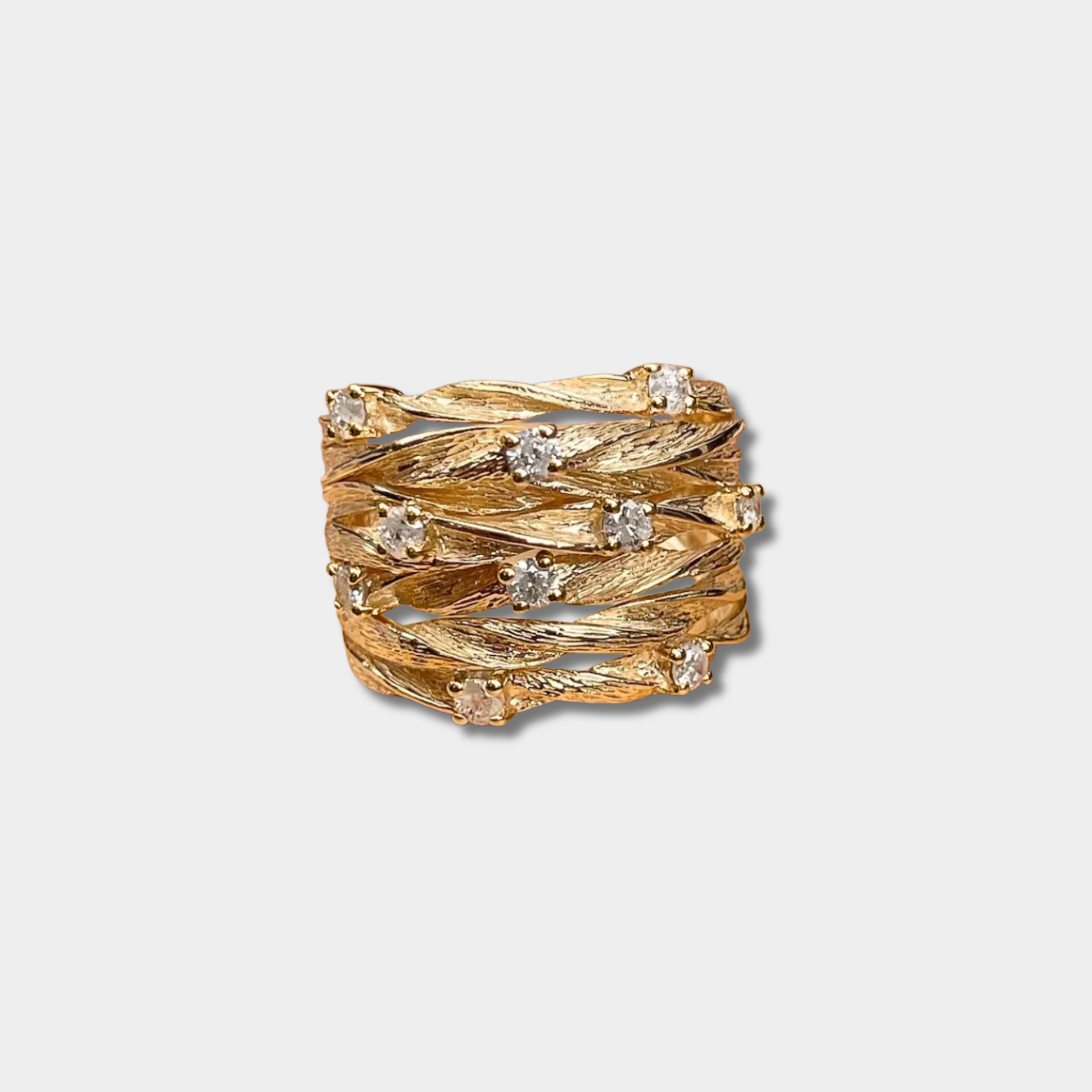 Johanna – Classic Gold Ring Adorned with Zirconia