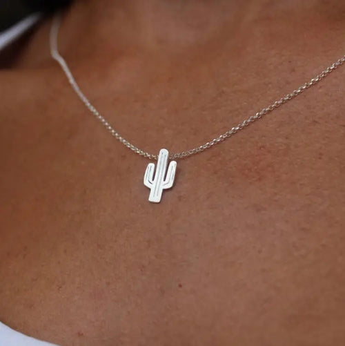 Amira – Gold Necklace Featuring a Cactus-Inspired Pendant