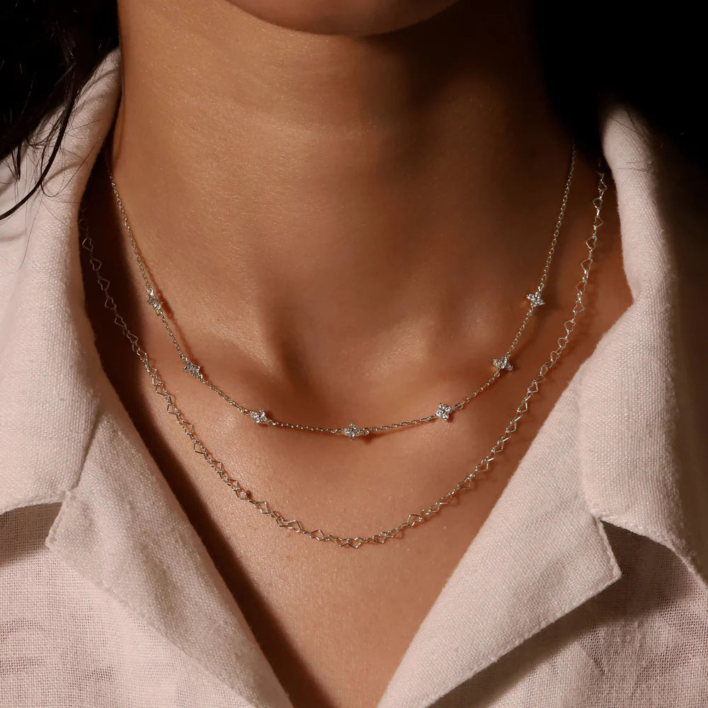 Veronika – Delicate Silver Chain with Vertical Pendant