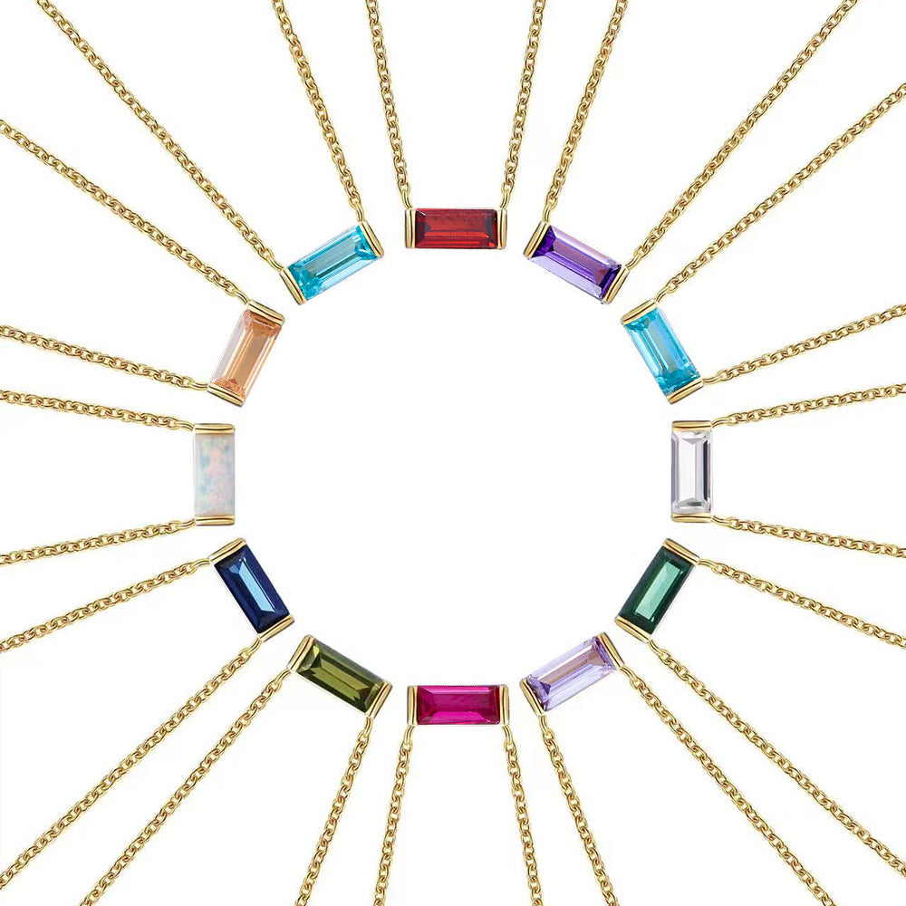 Livia – Silver Necklace Featuring a Delicate Pendant