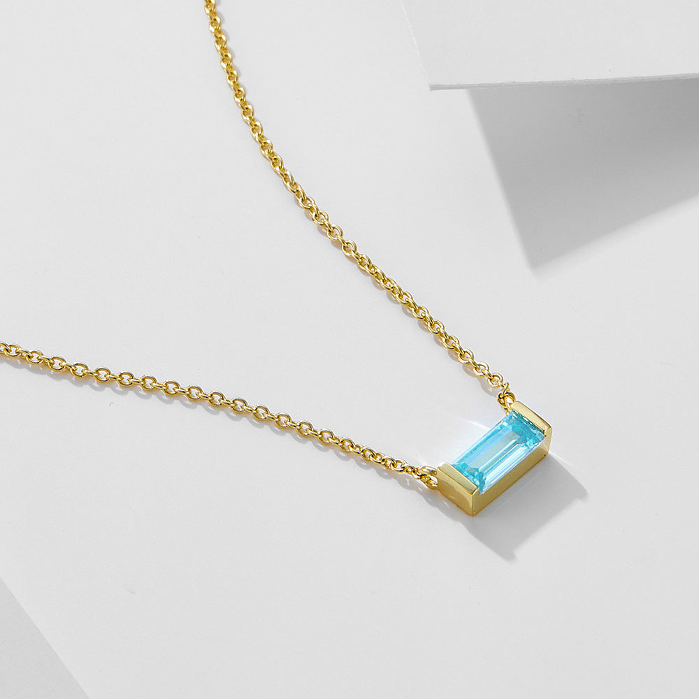 Livia – Silver Necklace Featuring a Delicate Pendant