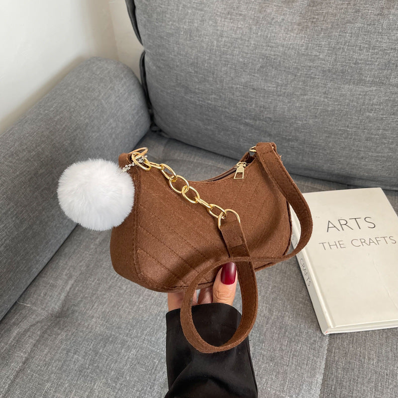 PAULA – Chic Vintage-Inspired Shoulder Bag