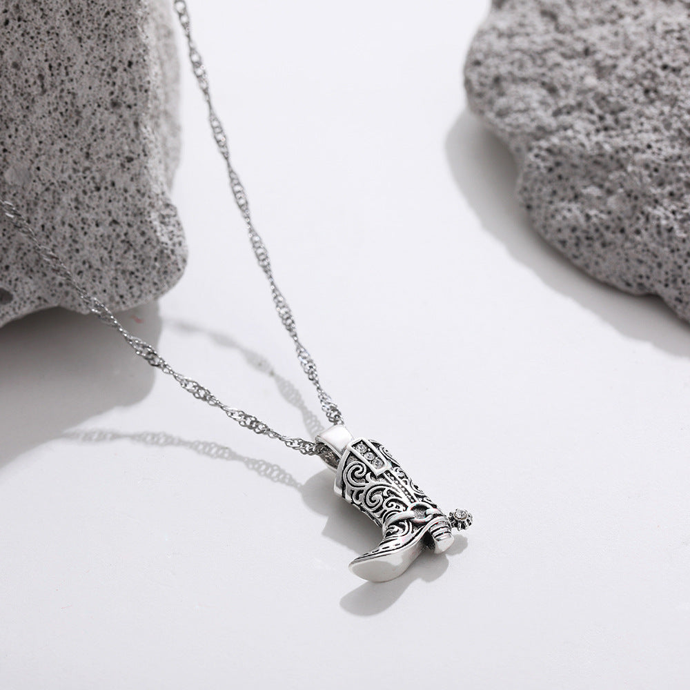 Johana – Elegant Necklace Adorned with Golden Pendants