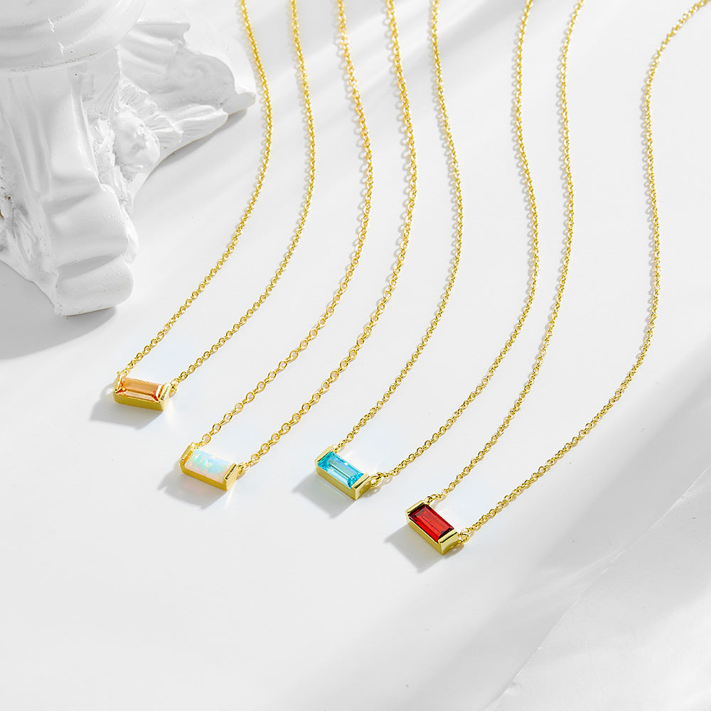 Livia – Silver Necklace Featuring a Delicate Pendant