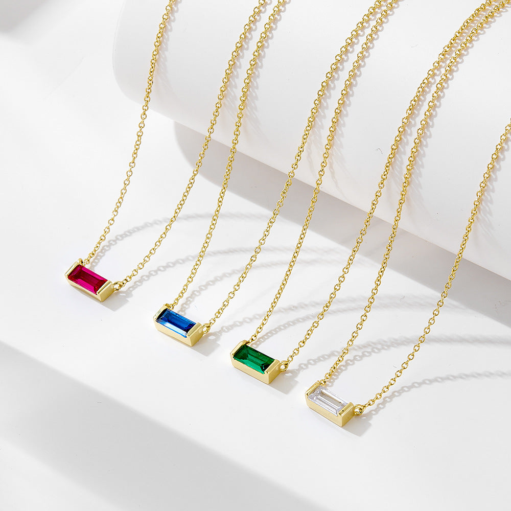 Livia – Silver Necklace Featuring a Delicate Pendant