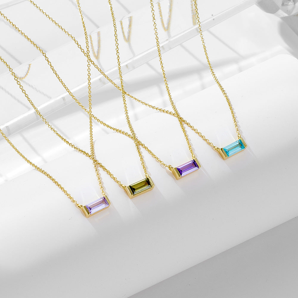 Livia – Silver Necklace Featuring a Delicate Pendant