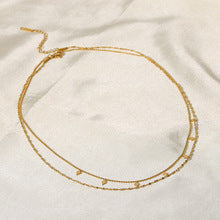 Helena – Elegant Gold Necklace with Subtle Geometric Pendant