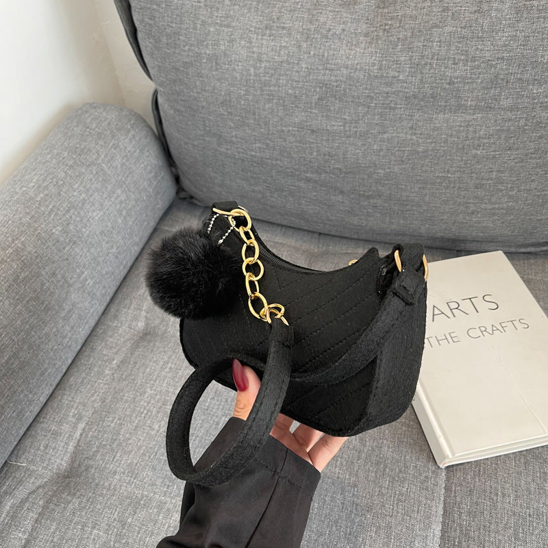 PAULA – Chic Vintage-Inspired Shoulder Bag