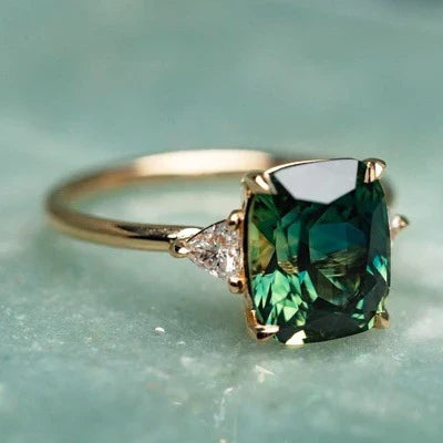 Retro-Style Gold Ring with Green Gemstone
