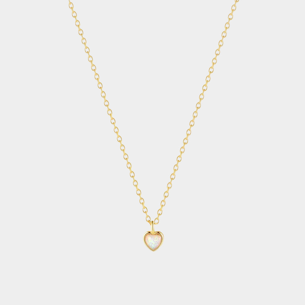 Helena – Elegant Silver Chain Featuring a Petite Heart Pendant