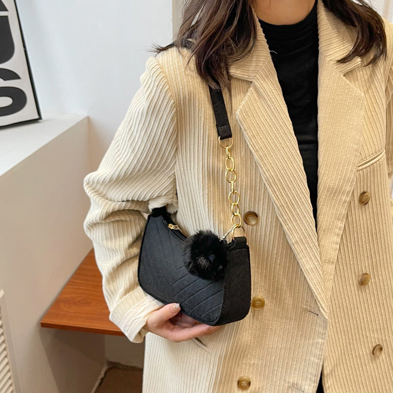 PAULA – Chic Vintage-Inspired Shoulder Bag