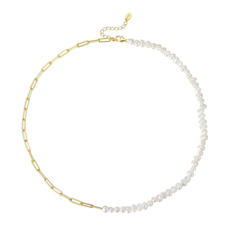 Livia – Elegant Gold Necklace with a Mesh Design