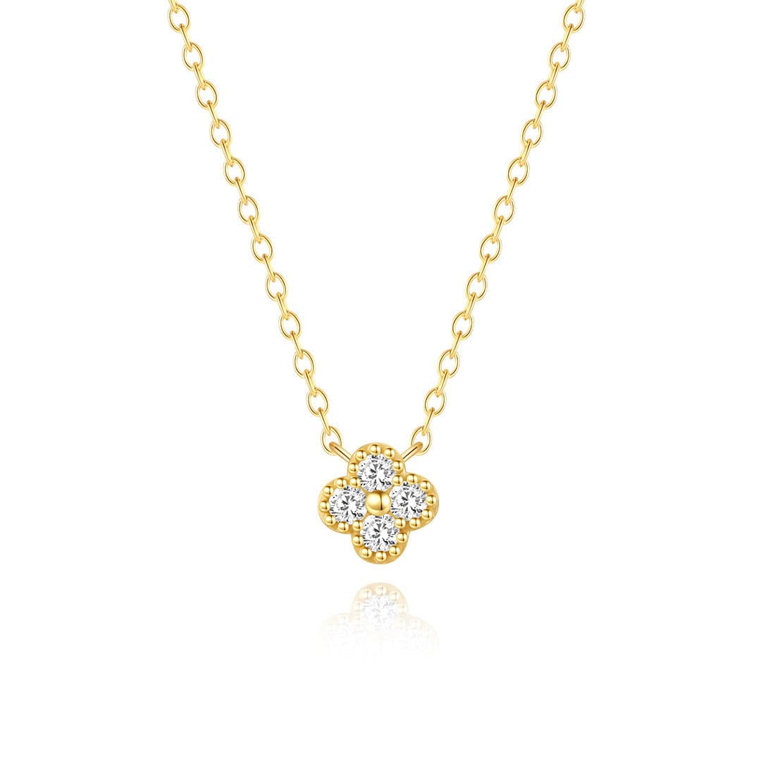 Eva – Elegant Silver Necklace Adorned with a Delicate Gemstone