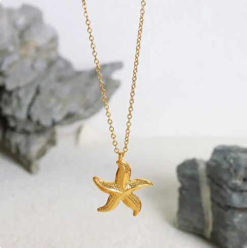Francesca – Star Pendant Gold Necklace
