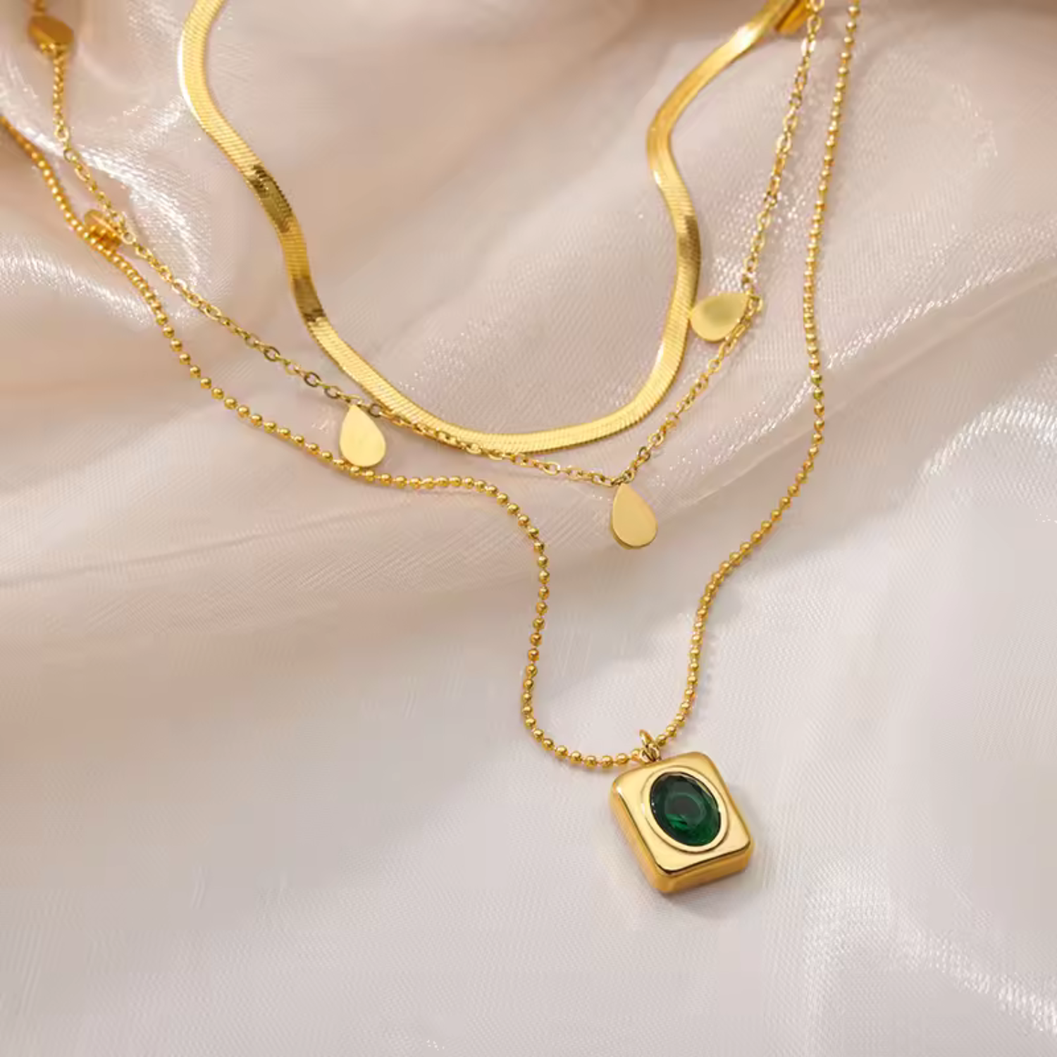 Virelle Necklace Set by Serenna