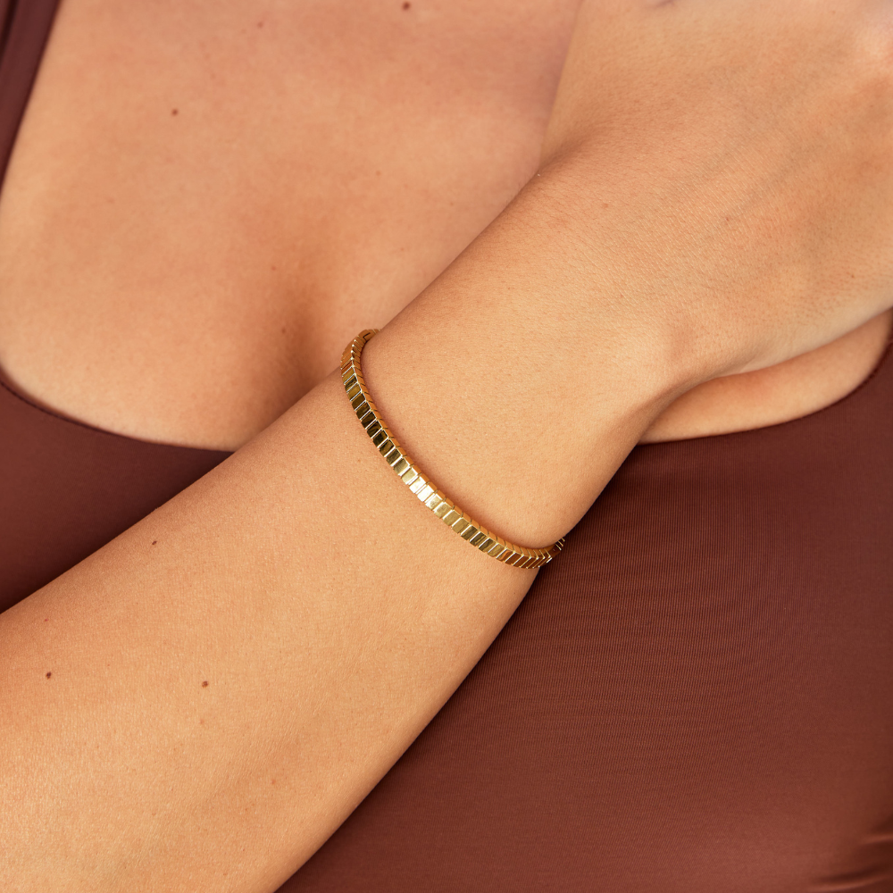 Elegant Tara Gold Bracelet