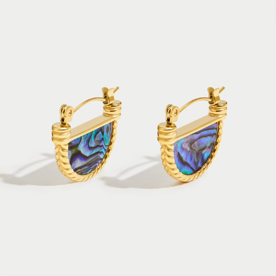 Elisabetta – Gold Necklace Featuring a Coin-Shaped Pendant