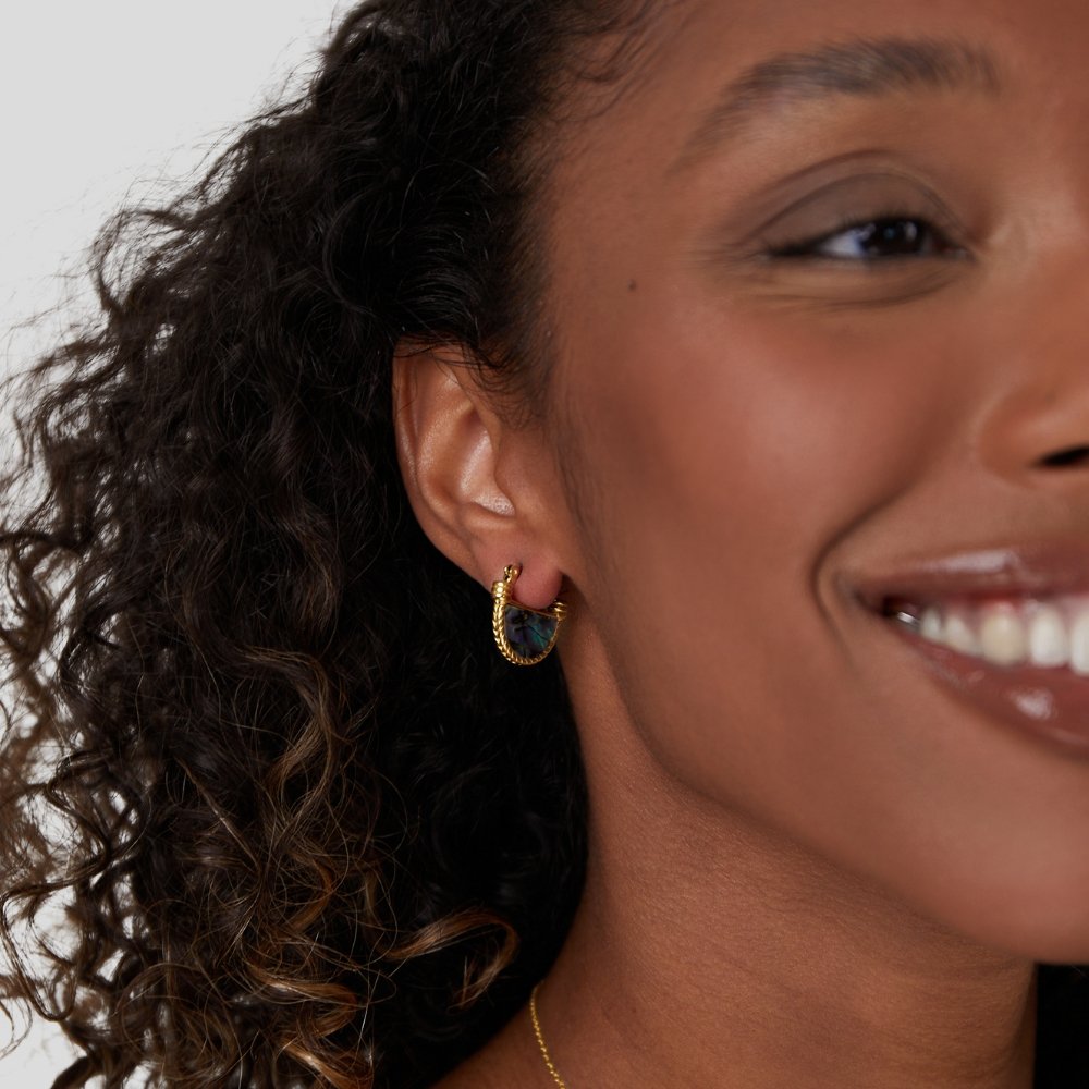 Elisabetta – Gold Necklace Featuring a Coin-Shaped Pendant