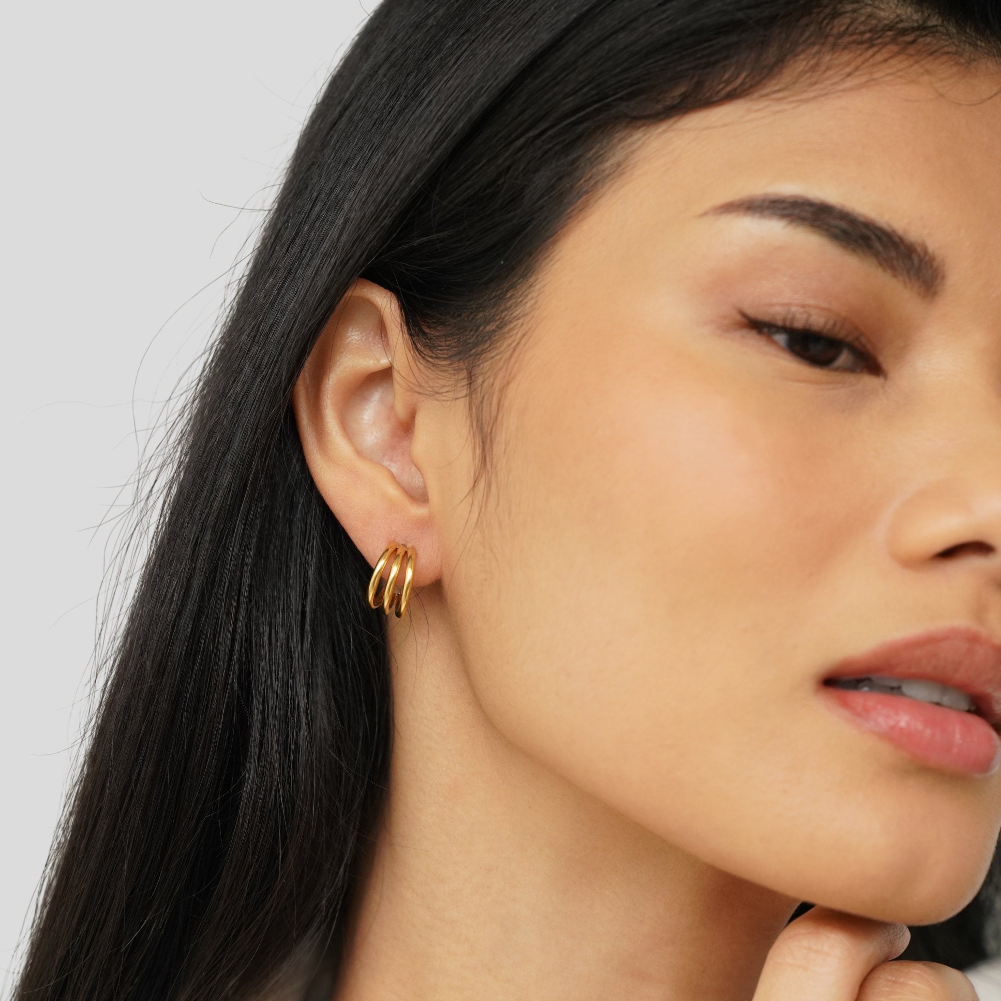 Helene – Structured Gold Mini Hoop Earrings
