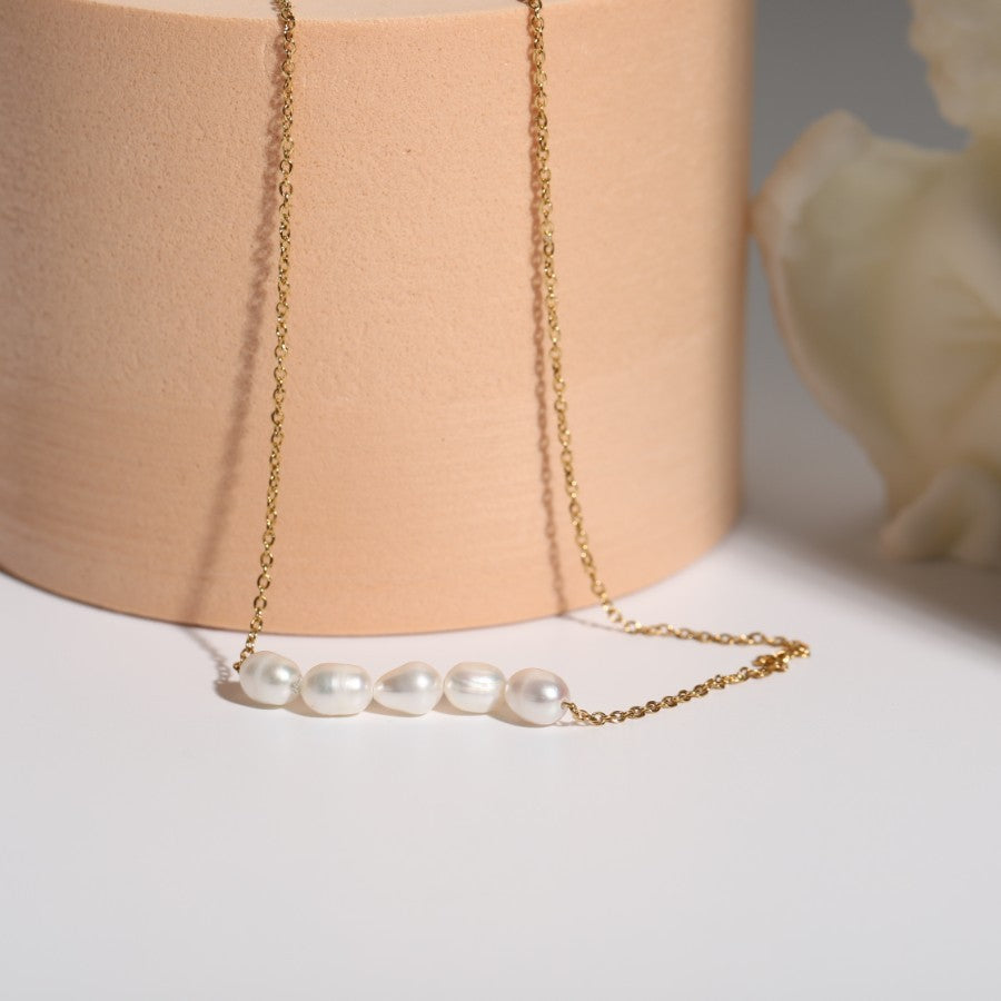 Juliana – Minimalist Gold Necklace