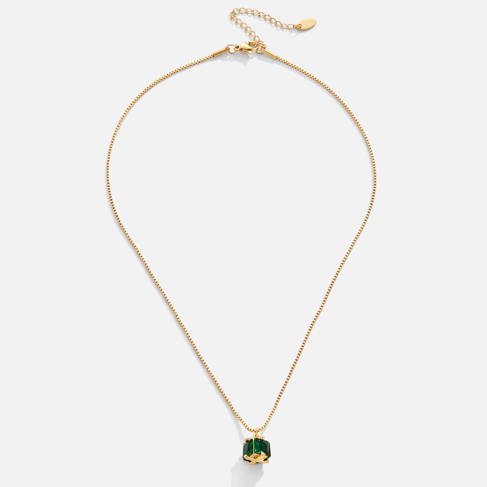Tereza – Elegant Gold Necklace with Chain Design