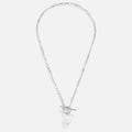 Eveline – Gold Necklace Featuring a Pearl-Embellished Pendant
