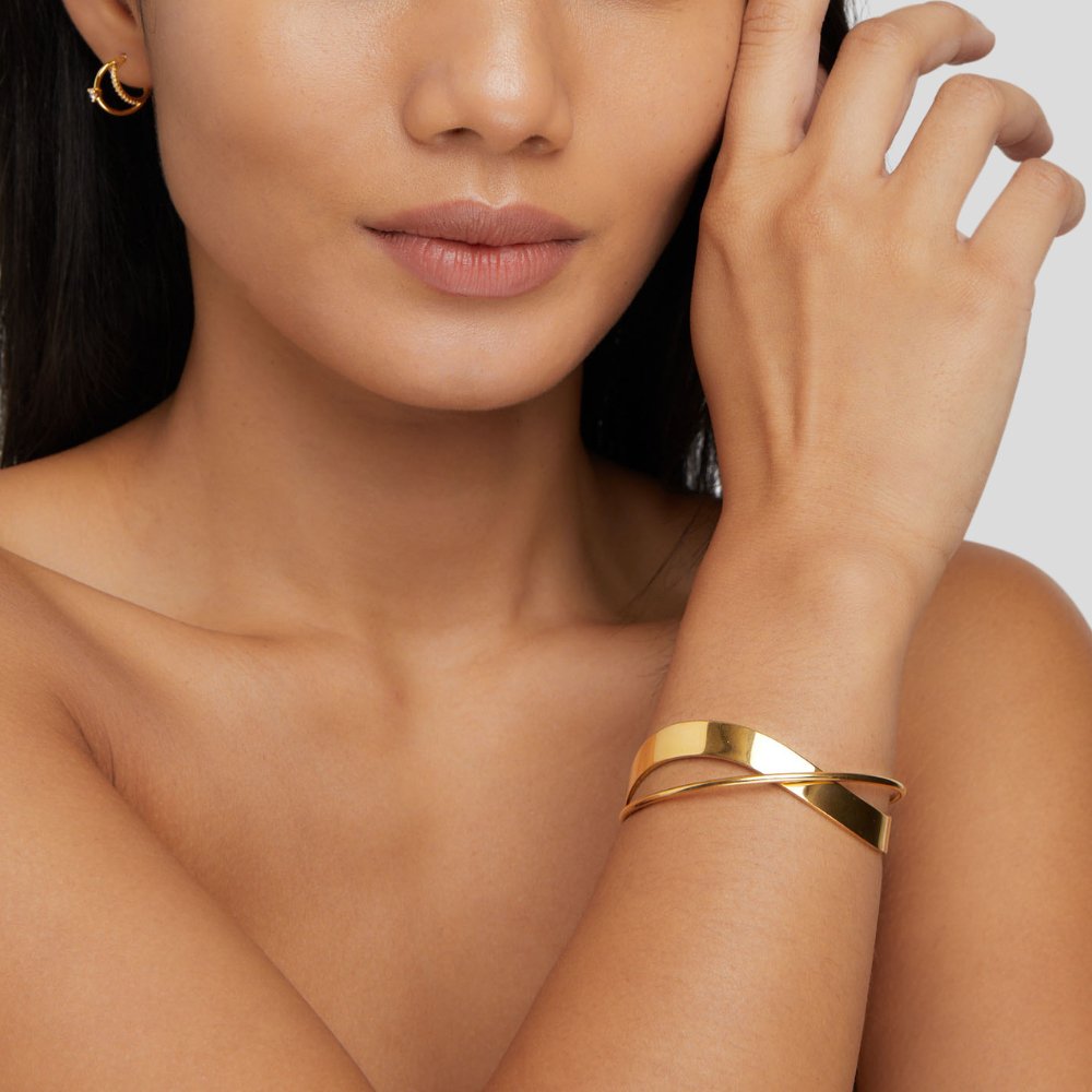 Eve – Distinctive Gold Bracelet