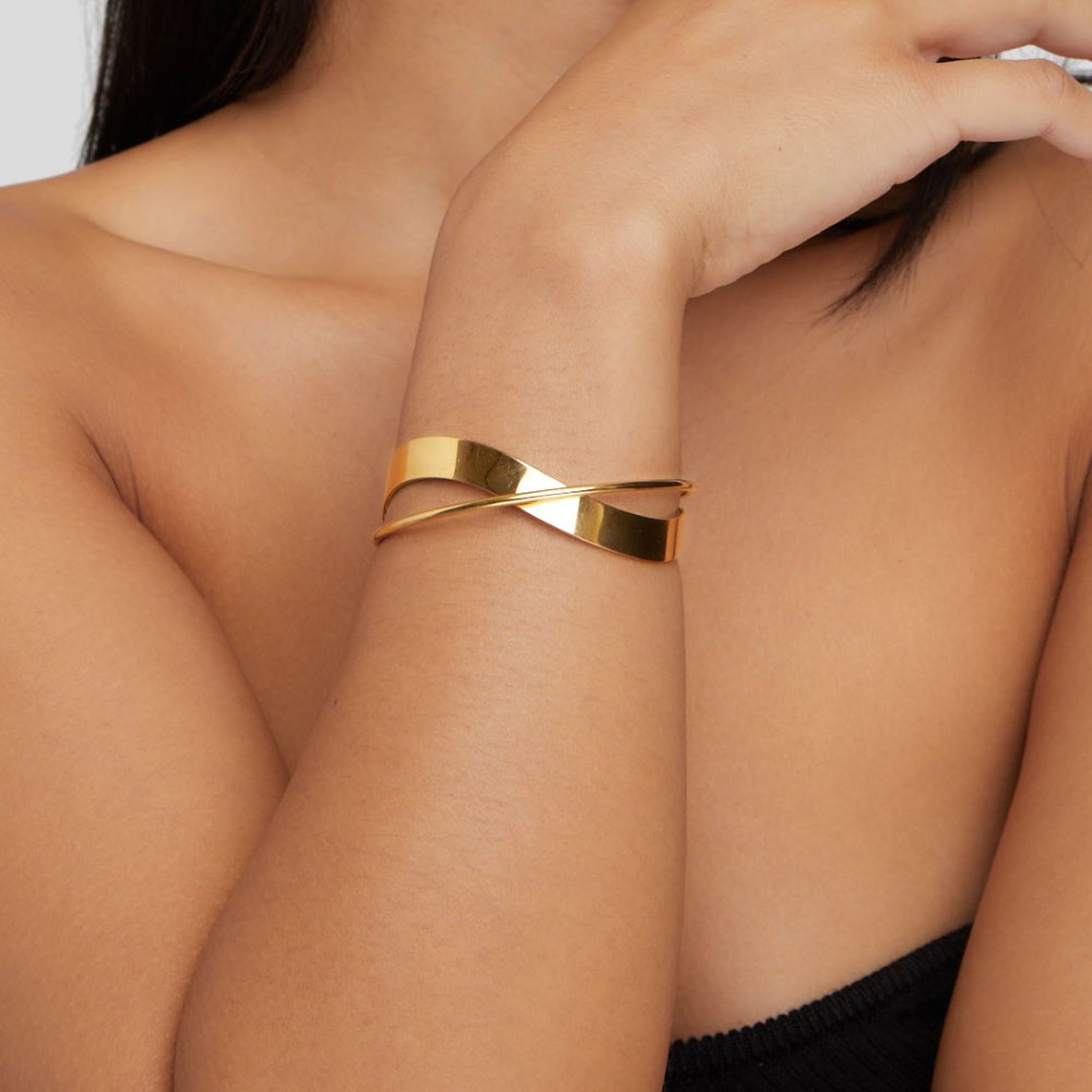 Eve – Distinctive Gold Bracelet