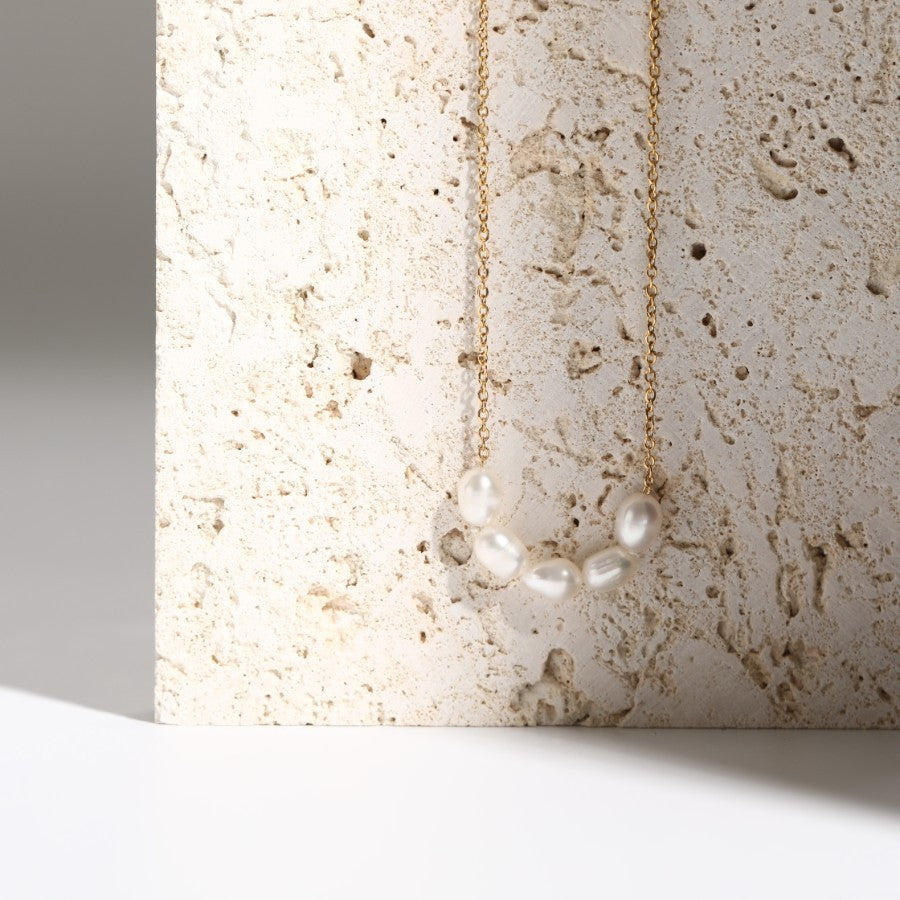 Juliana – Minimalist Gold Necklace