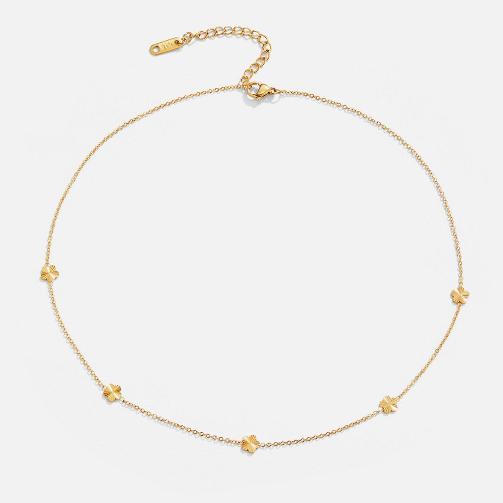Kathrin – Elegant Necklace with Subtle Color Highlights