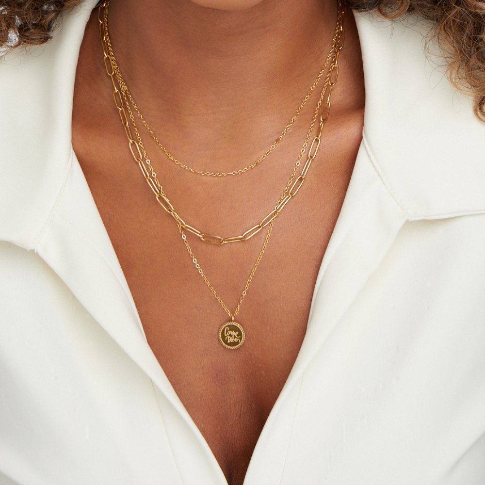 Diana – Gold Necklace Featuring a Sleek Flat Pendant