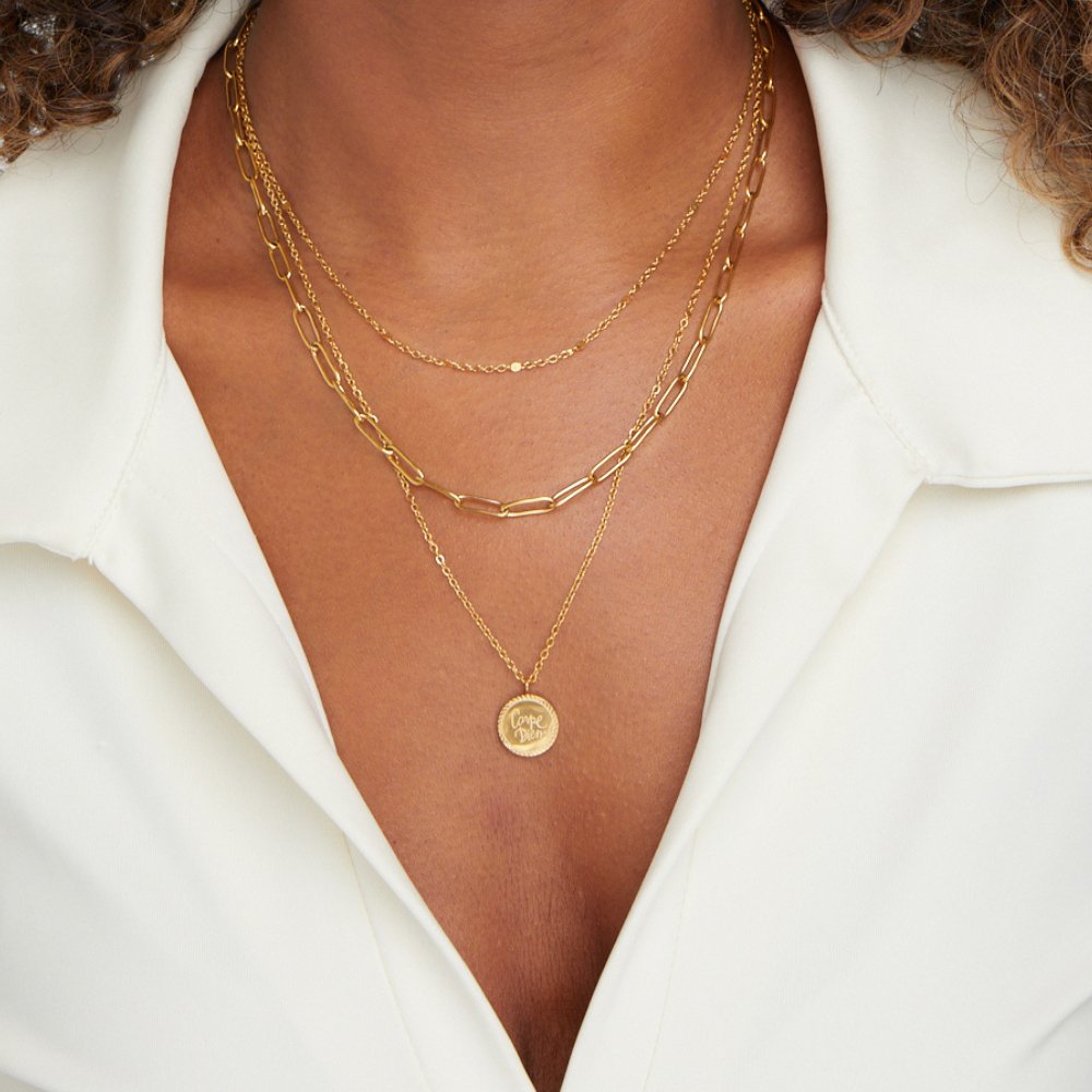 Carolin – Layered Necklace with Circular Pendant