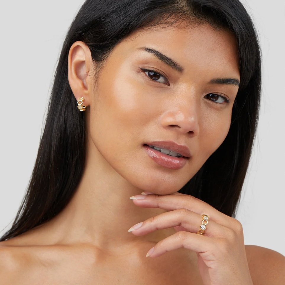 Friederike – Gold Ring Featuring a Pearl Accent
