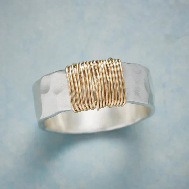 Emilia – Classic Gold and Silver Vintage Ring