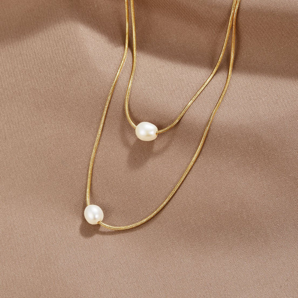 Sabine – Two-Tone Gold Necklace with Dark Gemstone